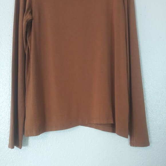 Leo & Nicole women's size L brown turtle neck top - Picture 6 of 16
